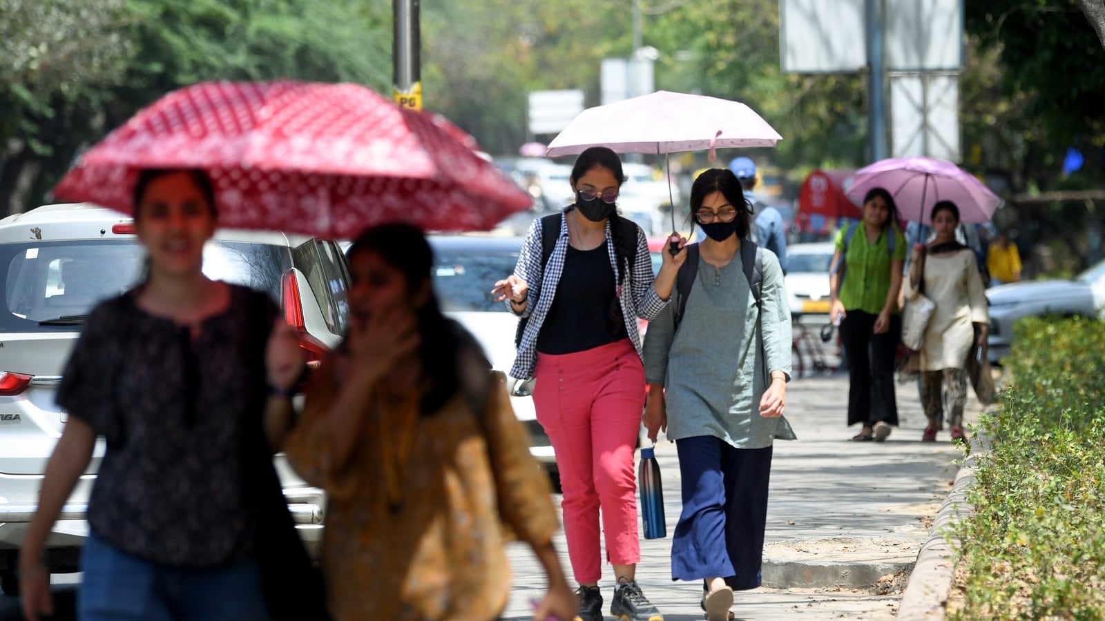 Delhi Weather and AQI Today: Warm start at 19.05 °C, check weather forecast for November 6, 2024 | Latest News Delhi- Dilli Dehat se